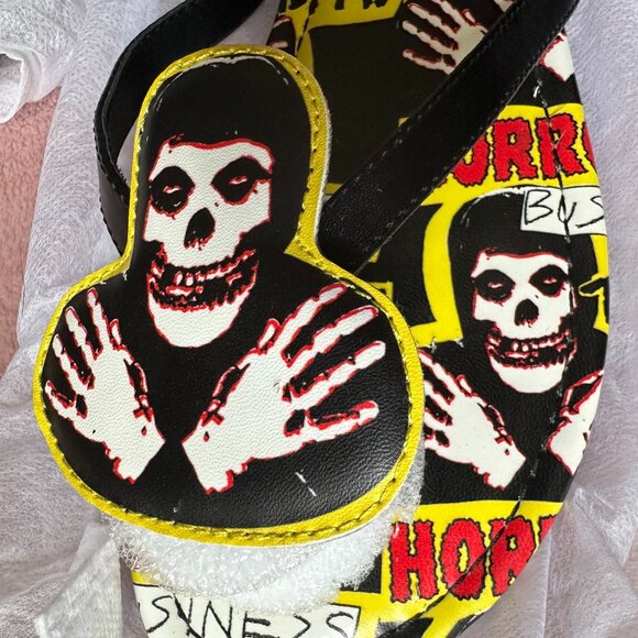 Strange Cvlt Women's 11 Misfits Horror Business Flip Flop Sandals Crimson Ghost - Picture 9 of 11